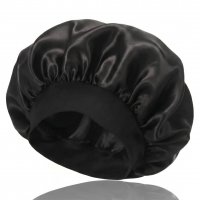Ночная атласная шапочка Satin Bonnet на резинке для защиты волос во время сна женская черная