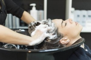 Ключевые ошибки при мытье головы